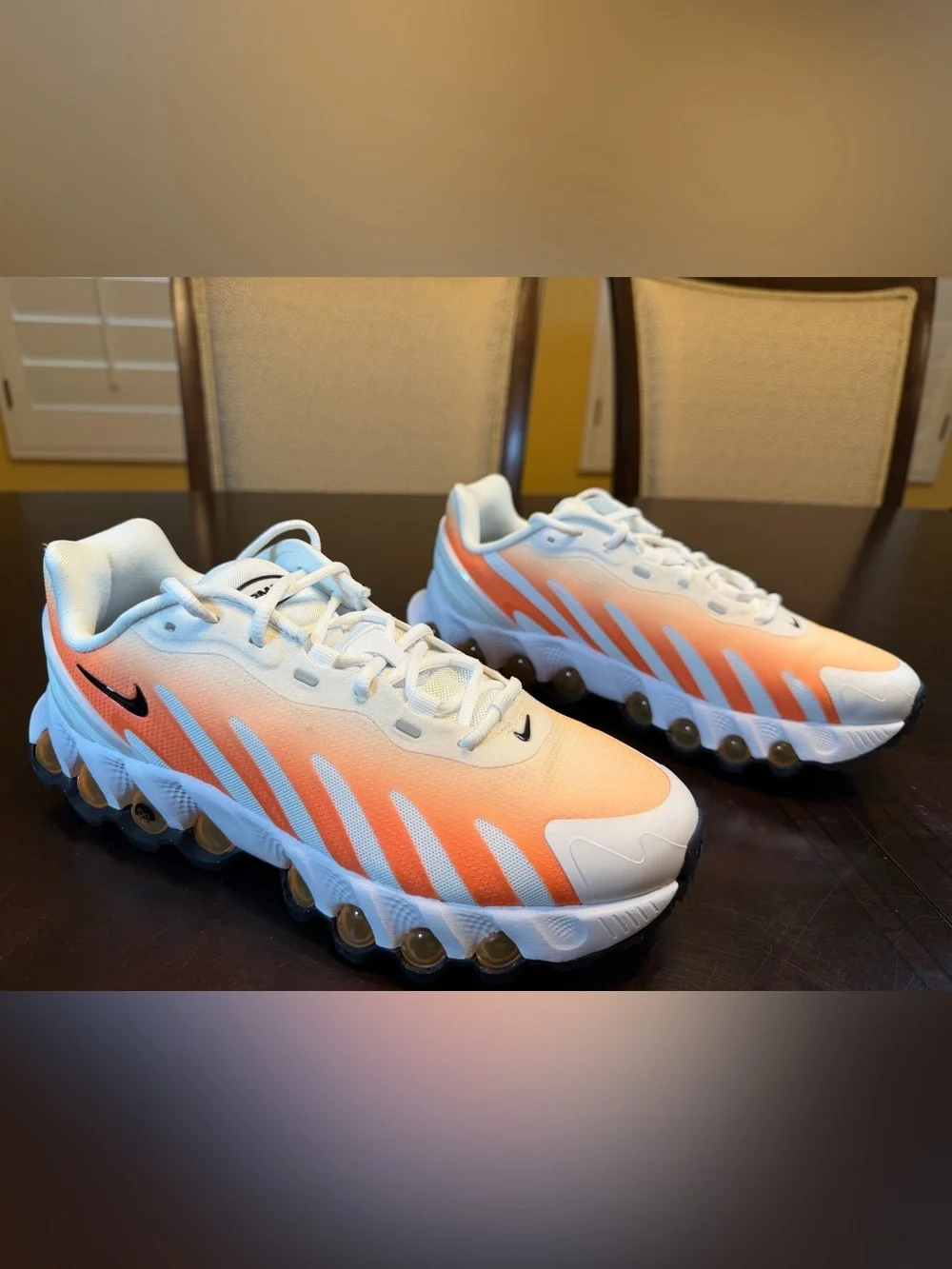 New Nike Air Max DN8 Orange White Sneaker Shoes Size US 6.5Y